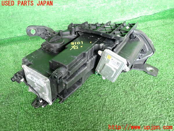 2UPJ-9231011130]マセラティ・ギブリ(MG30D)右ヘッドライト HID 中古_2
