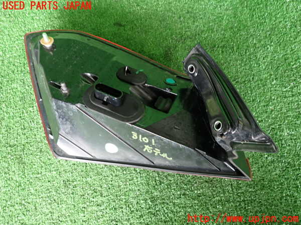 2UPJ-9231011530]マセラティ・ギブリ(MG30D)右テールランプ 中古_3
