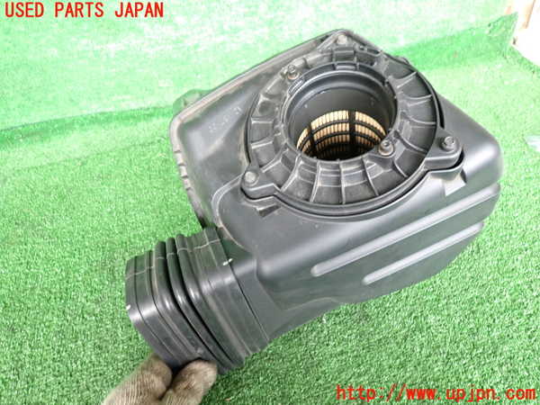 2UPJ-9231012560]マセラティ・ギブリ(MG30D)エアクリーナーボックス 中古_2