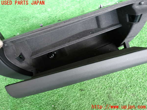 2UPJ-9231017516]マセラティ・ギブリ(MG30D)グローブボックス1 中古_2