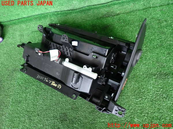 2UPJ-9231017516]マセラティ・ギブリ(MG30D)グローブボックス1 中古_3