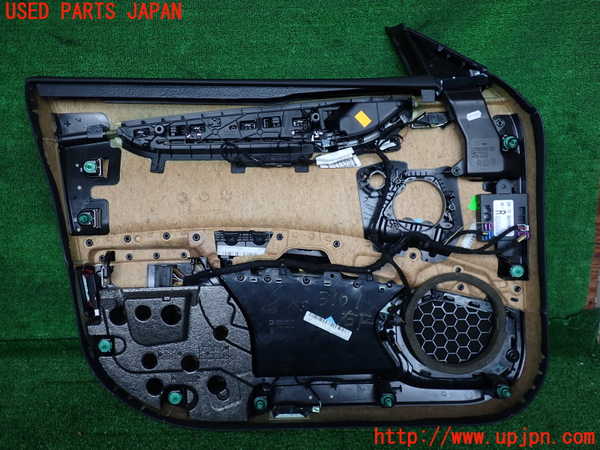 2UPJ-9231011234]マセラティ・ギブリ(MG30D)右前ドア内張り 中古_3