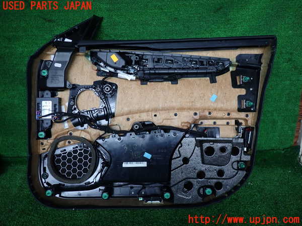 2UPJ-9231011264]マセラティ・ギブリ(MG30D)左前ドア内張り 中古_3