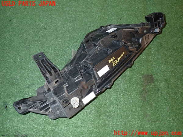 2UPJ-9231021552]プリウスPHV(ZVW52)左リアフィニッシャー 中古_2