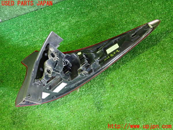 2UPJ-9231021536]プリウスPHV(ZVW52)左テールランプ 中古_3