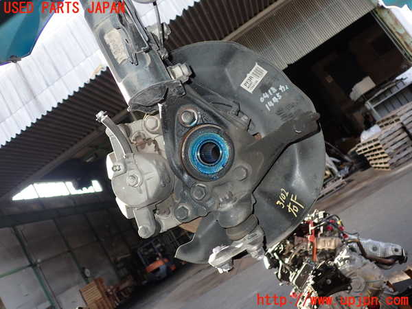 2UPJ-9231024290]プリウスPHV(ZVW52)右フロントナックルハブ 中古_2