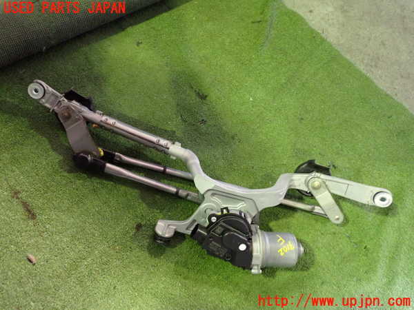 2UPJ-9231026770]プリウスPHV(ZVW52)フロントワイパーモーター 中古_2