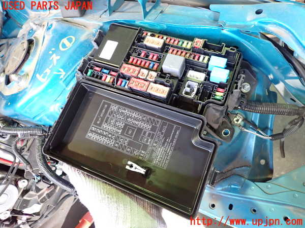2UPJ-9231026741]プリウスPHV(ZVW52)ヒューズボックス1 中古_2