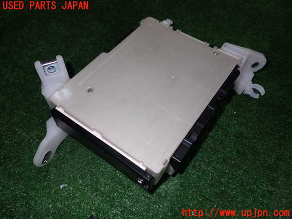 2UPJ-9231026742]プリウスPHV(ZVW52)ヒューズボックス2 中古_2