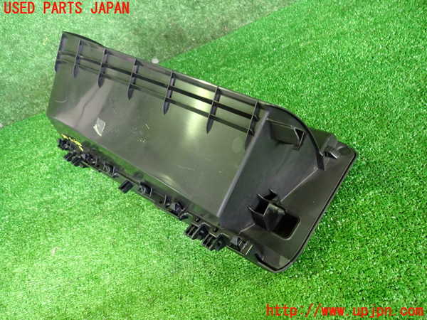 2UPJ-9231027516]プリウスPHV(ZVW52)グローブボックス1 中古_3
