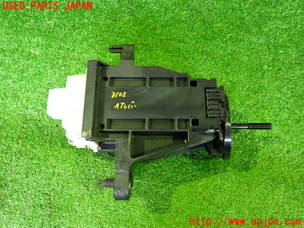 2UPJ-9231027555]プリウスPHV(ZVW52)ATシフトレバー 中古_3
