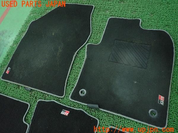 3UPJ=9231030629]プリウスPHV S GRスポーツ(ZVW52)純正 フロアマット 5枚セット 中古_2