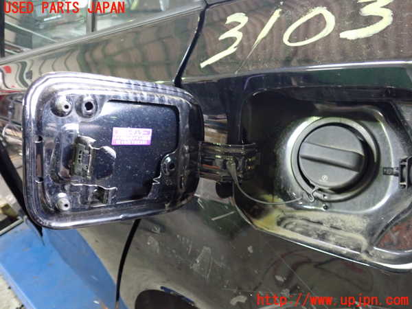 2UPJ-9231031690]プリウスPHV(ZVW52)フューエルリッド 中古_3