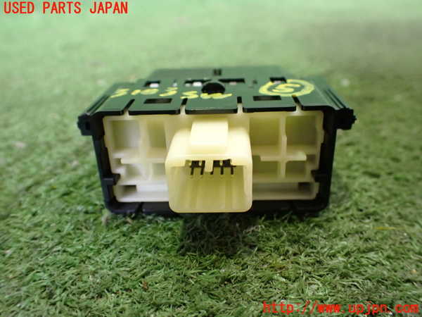 2UPJ-9231036310]プリウスPHV(ZVW52)スイッチ5 (VSC OFF) 中古_2