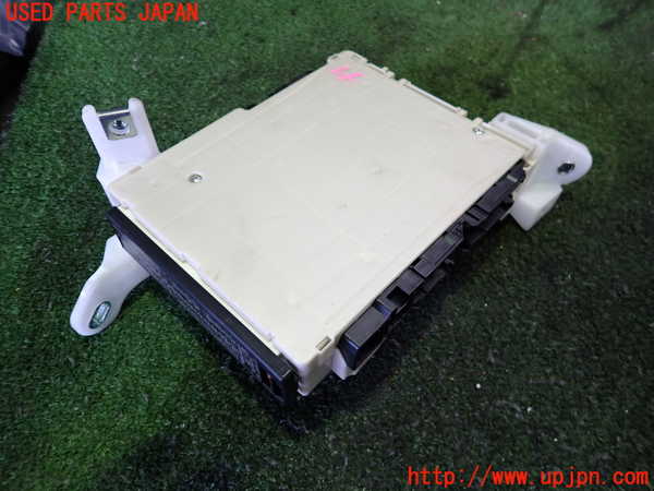 2UPJ-9231036741]プリウスPHV(ZVW52)ヒューズボックス1 中古_2
