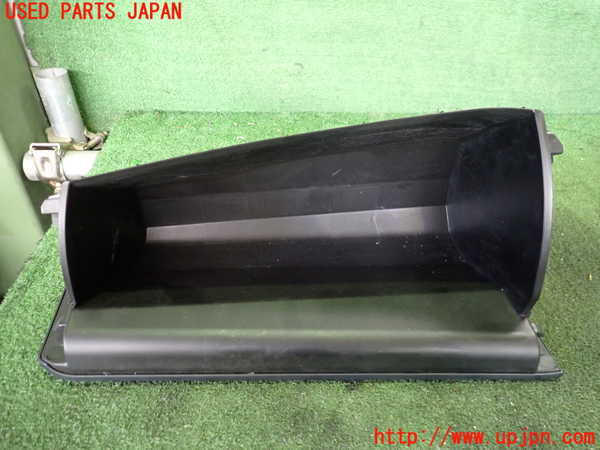 2UPJ-9231037516]プリウスPHV(ZVW52)グローブボックス1 中古_2