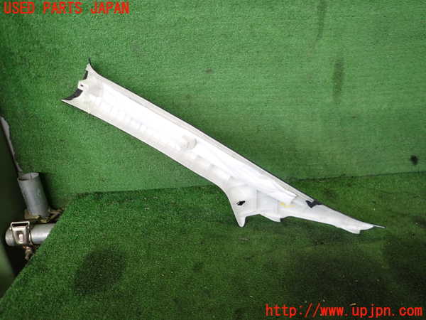 2UPJ-9231037655]プリウスPHV(ZVW52)右フロントピラートリム 中古_2