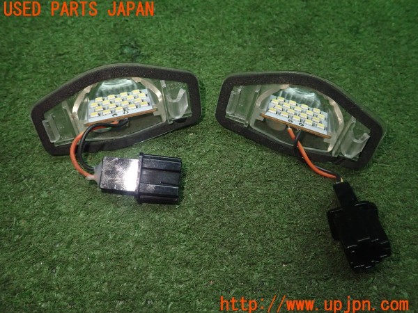 3UPJ=9231050512]シビック タイプR(EP3)社外 ナンバー灯 LED 中古_3