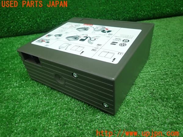 3UPJ=9231070625]アウディ TT クーペ(FVCJS FV/8S型)純正 8P0 012 615 A パンク修理キット エアコンプレッサー 中古_2