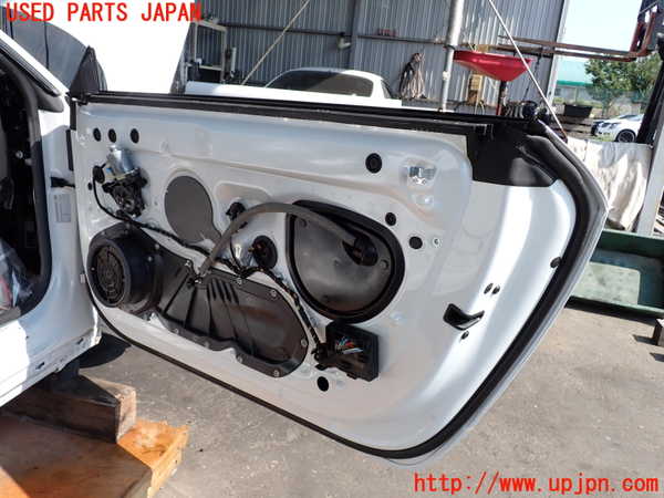 2UPJ-9231071230]アウディ・TT クーペ(FVCJS)右前ドア (43R-00082) 中古_2