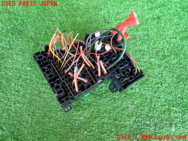 2UPJ-9231076742]アウディ・TT クーペ(FVCJS)ヒューズボックス2 中古_3