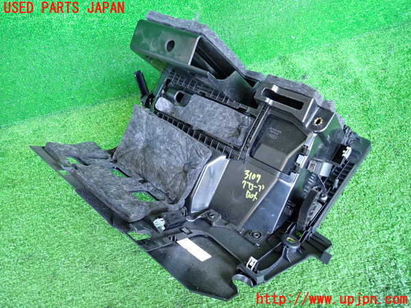 2UPJ-9231077516]アウディ・TT クーペ(FVCJS)グローブボックス1 中古_3