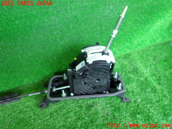 2UPJ-9231077555]アウディ・TT クーペ(FVCJS)ATシフトレバー 中古_3