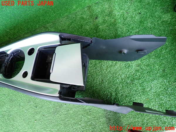 2UPJ-9231077540]アウディ・TT クーペ(FVCJS)センターコンソール 中古_2