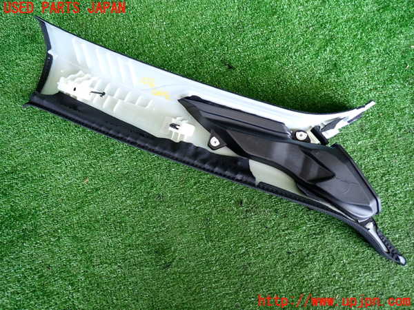 2UPJ-9231077660]アウディ・TT クーペ(FVCJS)左フロントピラートリム 中古_2