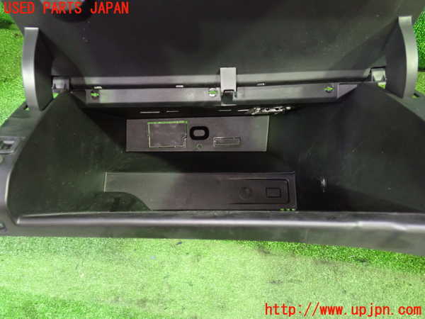 1UPJ-9231087516]プジョー・RIFTER(リフター) グローブボックス1 中古_3