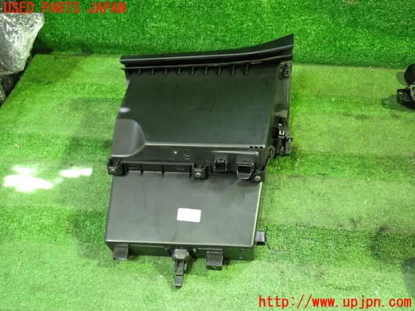 1UPJ-9231087516]プジョー・RIFTER(リフター) グローブボックス1 中古_4