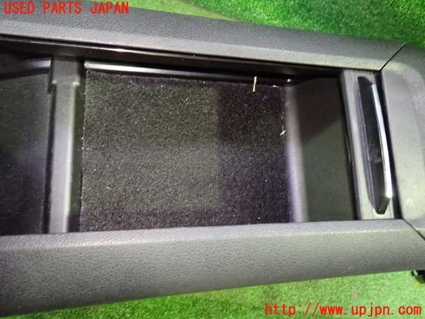 1UPJ-9231087540]プジョー・RIFTER(リフター) センターコンソール 中古_3