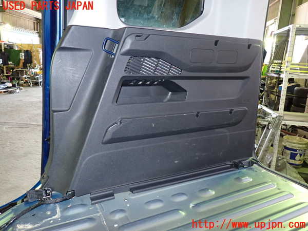 1UPJ-9231087675]プジョー・RIFTER(リフター) 右リアピラートリム 中古_3