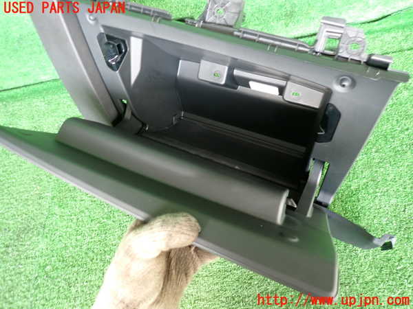 2UPJ-9231097516]BMW X1(52EE20)グローブボックス1 中古 (U11)_2