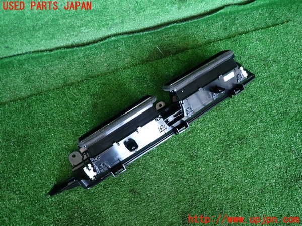 2UPJ-9231097528]BMW X1(52EE20)エアコン吹き出し口3 (左) 中古 (U11)_2