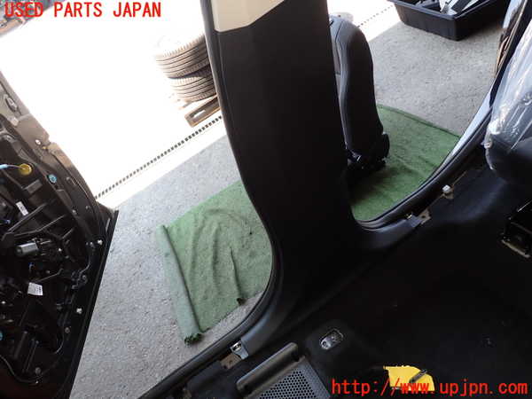 2UPJ-9231097665]BMW X1(52EE20)右センターピラートリム 中古 (U11)_3