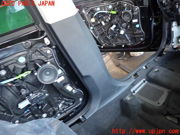 2UPJ-9231097670]BMW X1(52EE20)左センターピラートリム 中古 (U11)_3