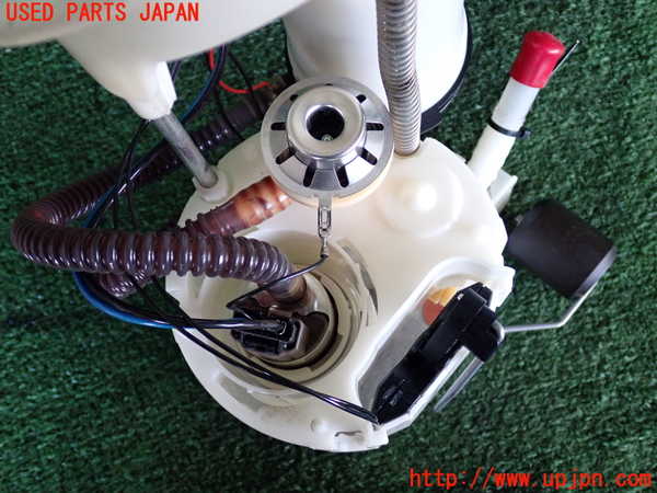 2UPJ-9231112510]BMW 420i グランクーペ(4A20)燃料ポンプ 中古 F36_3