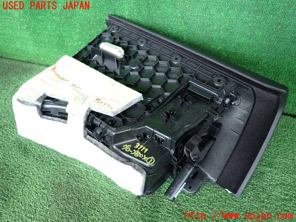 2UPJ-9231117516]BMW 420i グランクーペ(4A20)グローブボックス1 中古 F36_3