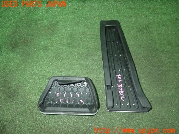 3UPJ=9231120630]BMW Z4 sDrive23i(LM25 E89)社外 アクセルペダル ブレーキペダル ペダルカバー 中古_2