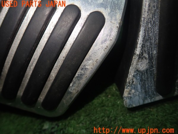 3UPJ=9231120630]BMW Z4 sDrive23i(LM25 E89)社外 アクセルペダル ブレーキペダル ペダルカバー 中古_5