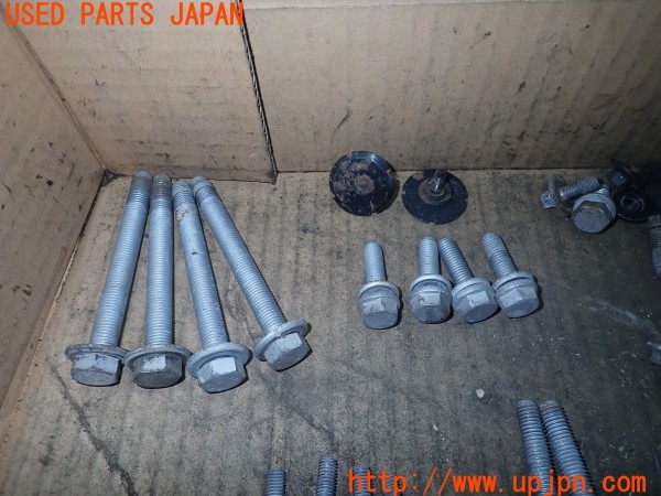 3UPJ=9231120720]BMW Z4 sDrive23i(LM25 E89)ネジ・ナット・ステー類 セット ジャンク_2