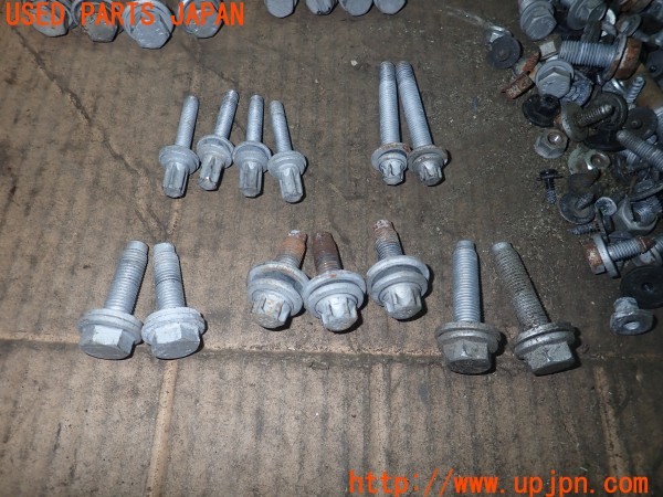 3UPJ=9231120720]BMW Z4 sDrive23i(LM25 E89)ネジ・ナット・ステー類 セット ジャンク_3