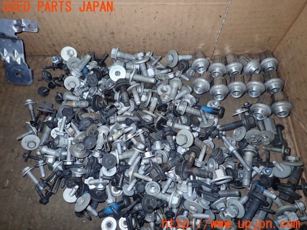 3UPJ=9231130720]キャデラック ATS(A1SL)ネジ・ナット・ステー類 セット ジャンク_4