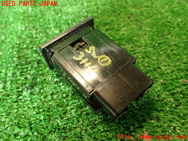 2UPJ-9231146306]アルテッツァ(SXE10)スイッチ1 (TRCOFF SNOW) 中古_3