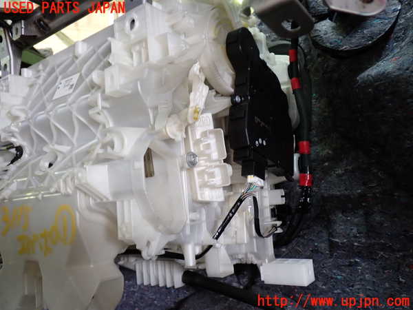 1UPJ-9231156081]ヴェルファイアハイブリッド(AYH30W)エバポレーター1 中古_3