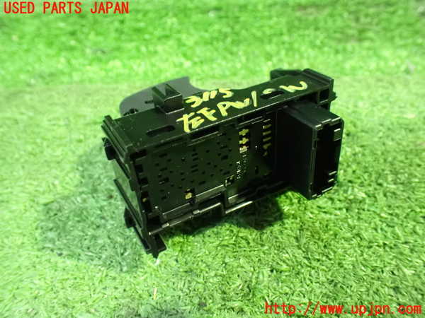 1UPJ-9231156245]ヴェルファイアハイブリッド(AYH30W)左前パワーウィンドウスイッチ 中古_2