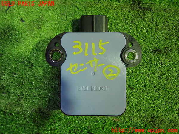 1UPJ-9231156382]ヴェルファイアハイブリッド(AYH30W)センサー2(ヨーレート) 中古_2