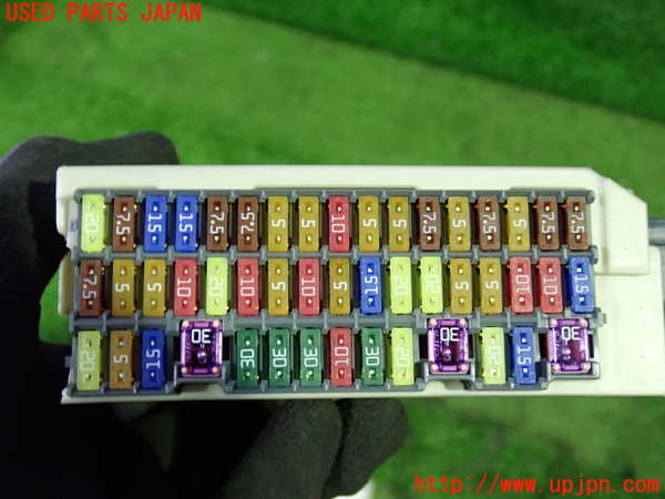1UPJ-9231156741]ヴェルファイアハイブリッド(AYH30W)ヒューズボックス1 中古_3
