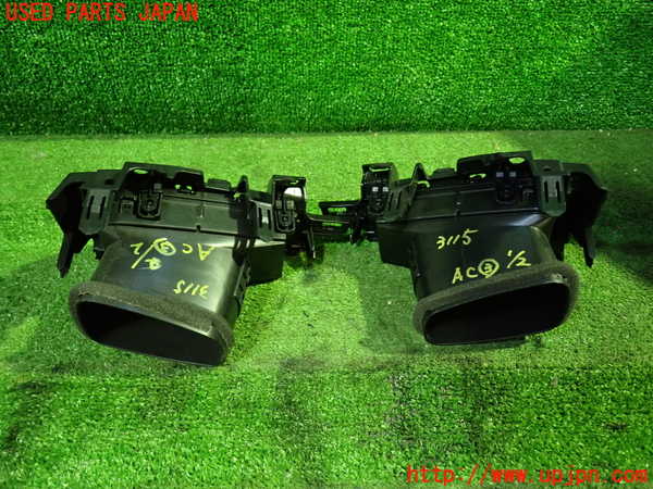 1UPJ-9231157528]ヴェルファイアハイブリッド(AYH30W)エアコン吹き出し口3 中古_2